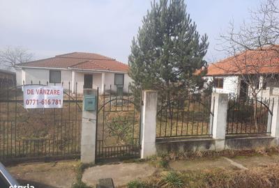 Casă cu 4 camere în Moftin