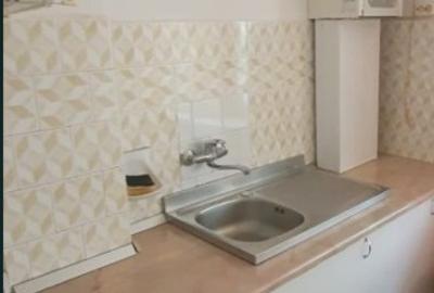 Apartament cu 2 camere semidecomandat în Tractorul - 2
