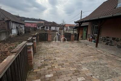 Casă cu 2 camere cu Teren 582 Mp în Saschiz - 1