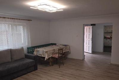 Vand casa in Deva, zona Garii (Peste Linia Ferata), P+E, din anul 2010 - 1