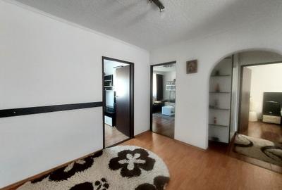 Apartament cu 3 camere decomandat, mobilat în Progresul - 3