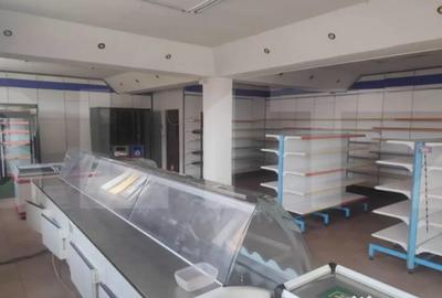 Spațiu comercial, de 300 mp, în Central - 6