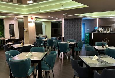 Spațiu comercial ultracentral, mobilat si echipat modern -aprox. 500 mp + terasă - 2