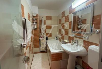 Apartament cu 3 camere decomandat în Rahova - 3