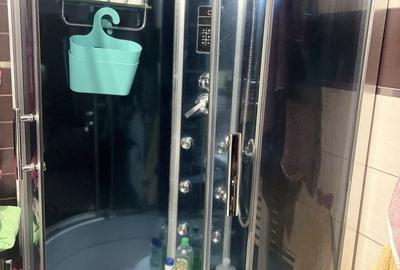 Apartament cu 3 camere decomandat în Exterior Vest