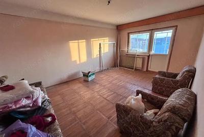 Apartament cu 2 camere decomandat în Bocșa - 11