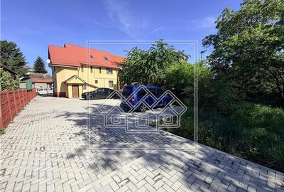 Duplex cu 8 camere cu Canalizare în Central - 1