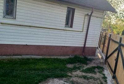 Casă cu 3 camere cu Teren 1200 Mp în Stâlpeni - 2