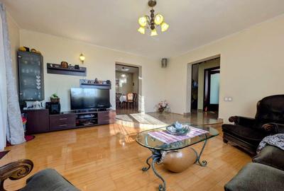 Casa singur in curte Mure? Unirii Zona Pom... - 2