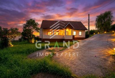 Casă individuală cu 2 camere cu Garaj în Sânpaul