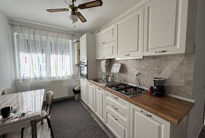 Apartament 3 camere, 53 mp, parcare subterana, zona Vivo - 1