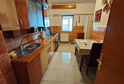 Apartament 3 camere situat in centrul orasului Targu Jiu, pe pietonala - 6
