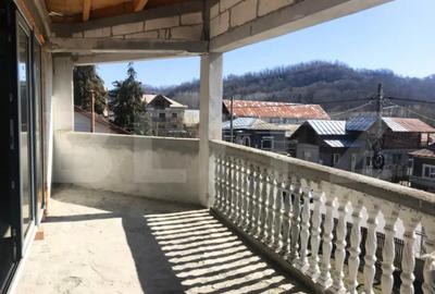 Casă cu 2 camere cu Teren 3050 Mp în Bezdead - 10