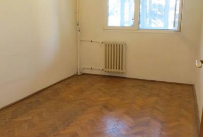 Apartament cu 4 camere semidecomandat în Titan - 15