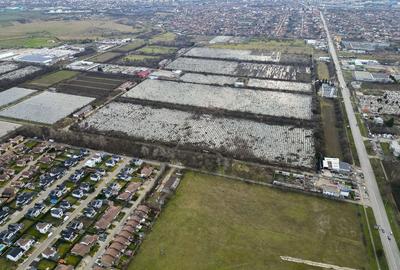 Teren de 15300 mp, în Central