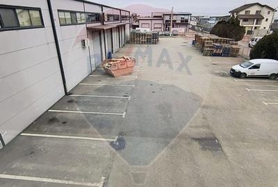 Spațiu comercial, de 2,000 mp, în Central - 4