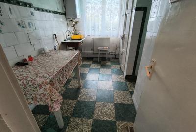 PRIMARIE APARTAMENT CU 4 CAMERE , VEDERE MARE 74 MP PRET 99000 EURO - 12