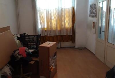 Vand apartament 2 camere etaj 1 Moroasa Resita - 2