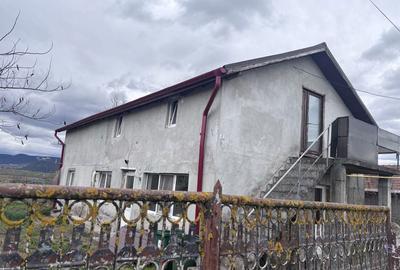 Casă cu 4 camere în Bălata - 8