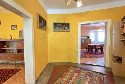 Casă individuală cu 6 camere cu Canalizare în Carei - 11