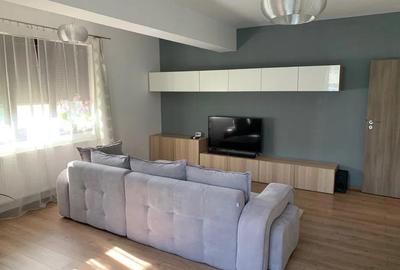 Apartament cu 2 camere decomandat, mobilat în Tei