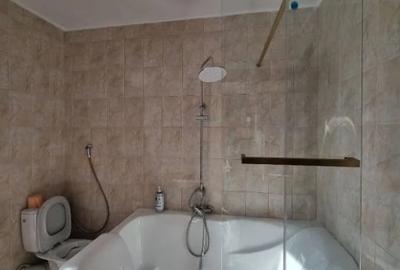 Casă individuală cu 7 camere cu Canalizare în Fundeni - 6