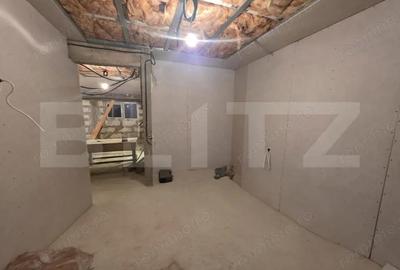 Casă cu Teren 538 Mp în Priseaca - 12