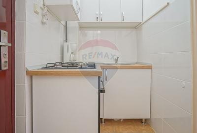 Garsonieră decomandată în ISR - 13