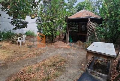 Casa de vanzare si teren 708 mp in zona Micro 5 - 10