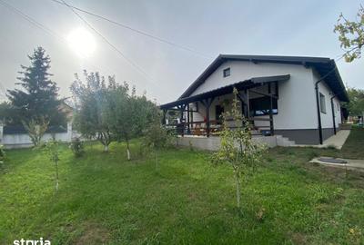 Casă cu 5 camere cu Teren 1300 Mp în Curtești - 1