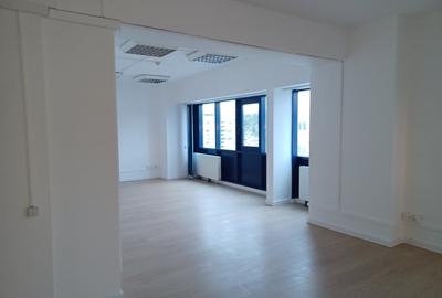 Spatiu birou central, versatil Spatiu birou central, versatil - 2