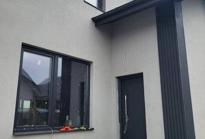 Casă individuală cu 3 camere cu Canalizare în Est - 2