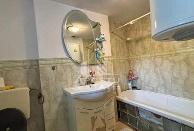 Casă cu 3 camere cu Canalizare în Girocului - 1