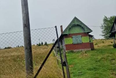 Vand teren si casa istorica in Giurcuta de Sus pe malul lacului - 3
