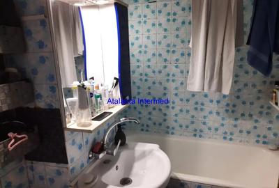 Apartament cu 3 camere decomandat în Casa de Cultură