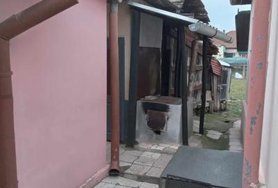 Casa de vanzare format din 2 corpuri de cladire - 5