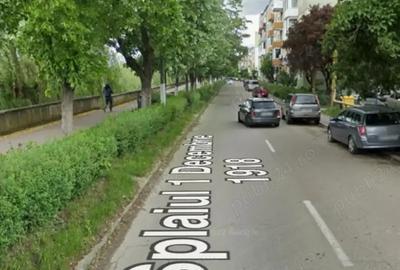 Proprietar vand in Lugoj ap.cu 2 camere,et.1, 60000 e ,complet renovat cu vedere la malul Timisului