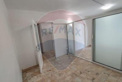 Spa?iu comercial str. Alexandru Vlahuta - 2