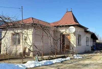 Casă cu 4 camere în Central - 2