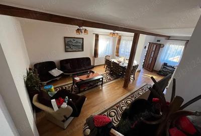 Casă cu Teren 503 Mp în Sadu - 2