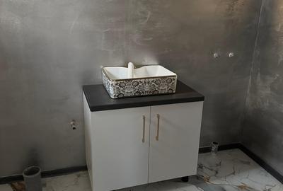 Casă cu 4 camere cu Teren 550 Mp în Central