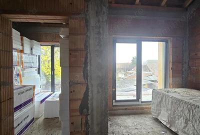 Casă cu 2 camere cu Teren 170 Mp în Sânandrei - 9