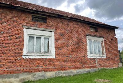 Honorici, Casa Cu Teren, 230 Mp. Suprafata construita, 1.700 Mp. Suprafata teren - 9