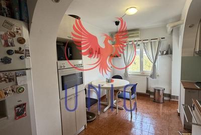 3 decomandate 1 Mai - 16