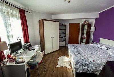 Casă individuală cu 6 camere cu Canalizare în Bd. Laminorului - 11