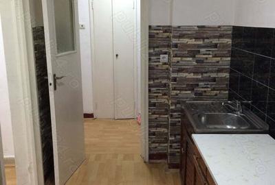 Apartament cu 2 camere decomandat în Micro 4 - 4