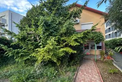 Casă cu 5 camere cu Teren 750 Mp în Central
