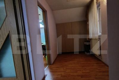 Casa de vanzare, cu 5 camere ?i un teren de 600 mp, zona u - 2