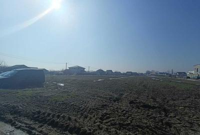 Teren de 2000 mp, în Exterior Vest - 1