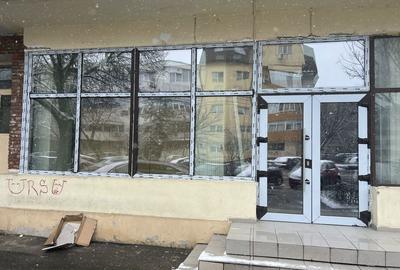 Spațiu comercial, de 54 mp, în Exterior Vest - 2